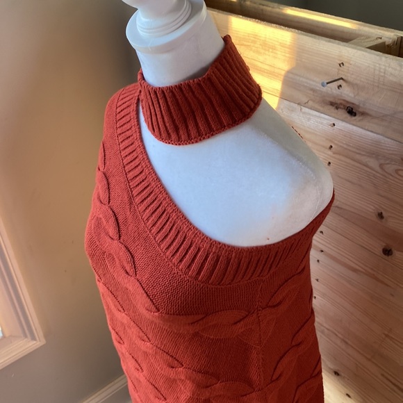 G.I.L.I. Asymmetrical mock neck cable knit sweater. NWT. Open shoulder. - Picture 2 of 9